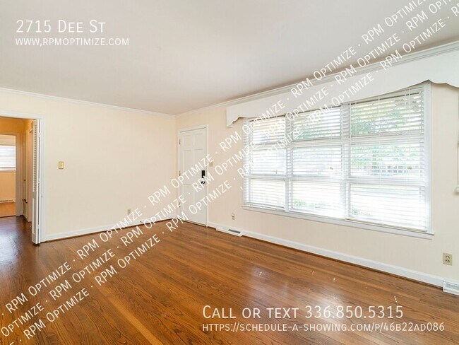 Foto del edificio - 2715 Dee St