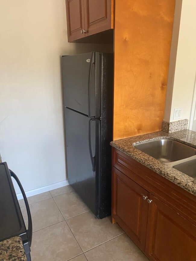 spacious 2bed/1bath in gated community - spacious 2bed/1bath in gated community Apartment