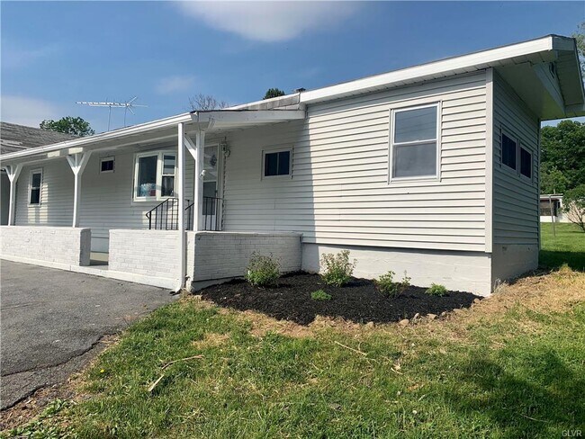 Foto del edificio - 6008 Sullivan Trail