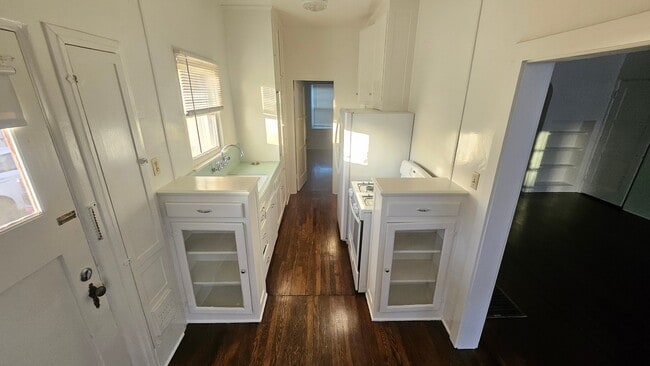 Building Photo - 1425 Echo Park Ave