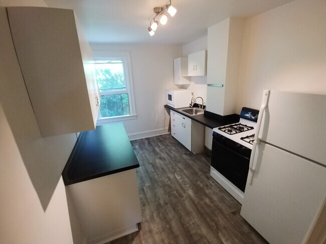 Cocina - 193 Morewood Ave