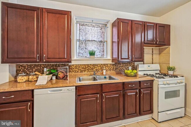 Foto del edificio - 5632 Belair Rd