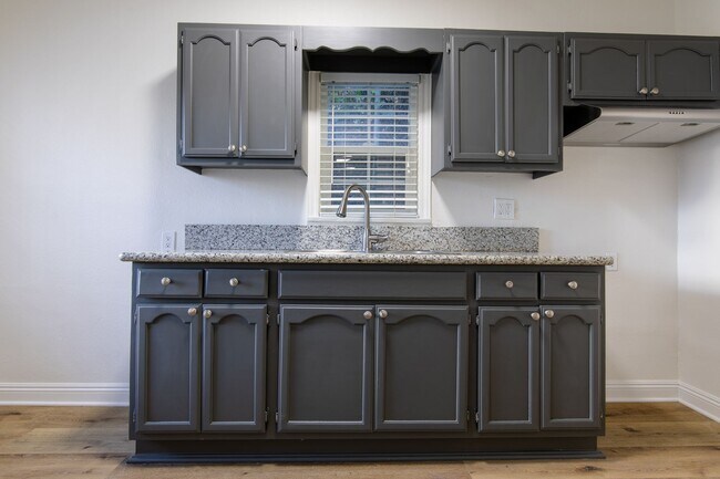 Foto del edificio - Newly Remodeled Studio Apartment