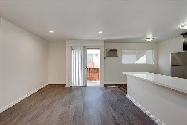 Foto del edificio - 1305 N Garfield Ave