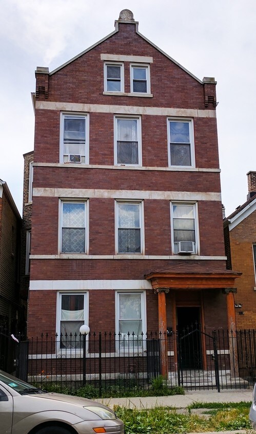 Primary Photo - 2318 S Homan Ave