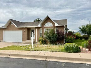 Building Photo - 1070 E 5600 S