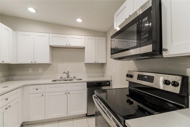 Building Photo - 560 Georgia Ave