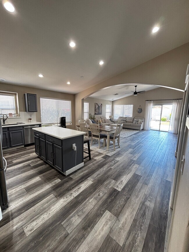 Foto del edificio - 34809 N Gurnsey Trail