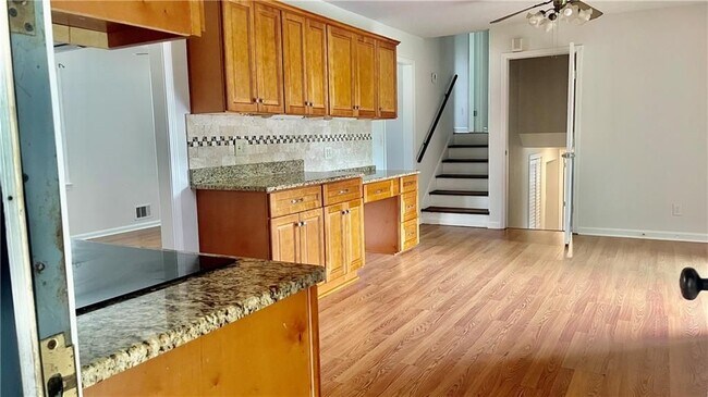 Foto del edificio - 886 Killian Hill Rd SW