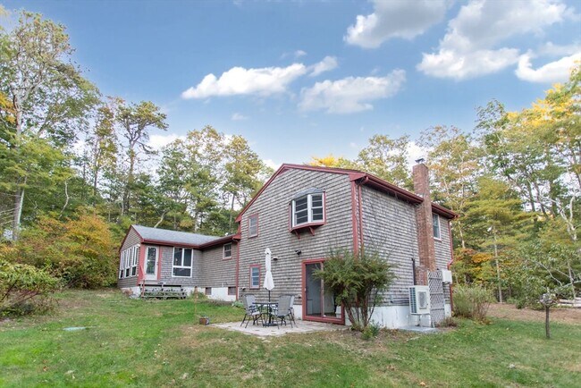 Foto del edificio - 211 Clark Rd