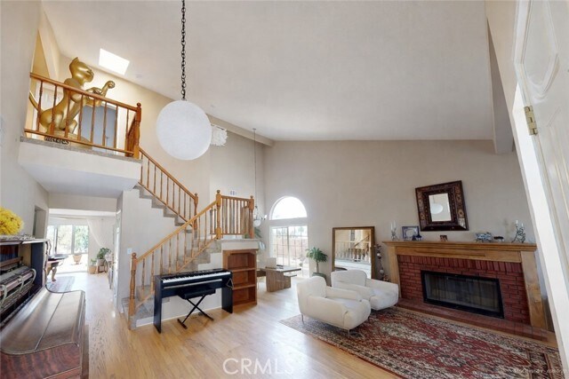 Building Photo - 5637 Redwood Ave