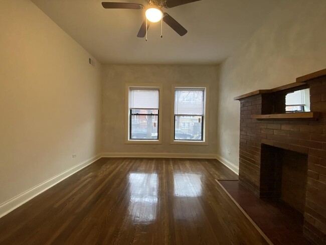 Foto del edificio - 2 bedroom in Chicago IL 60640