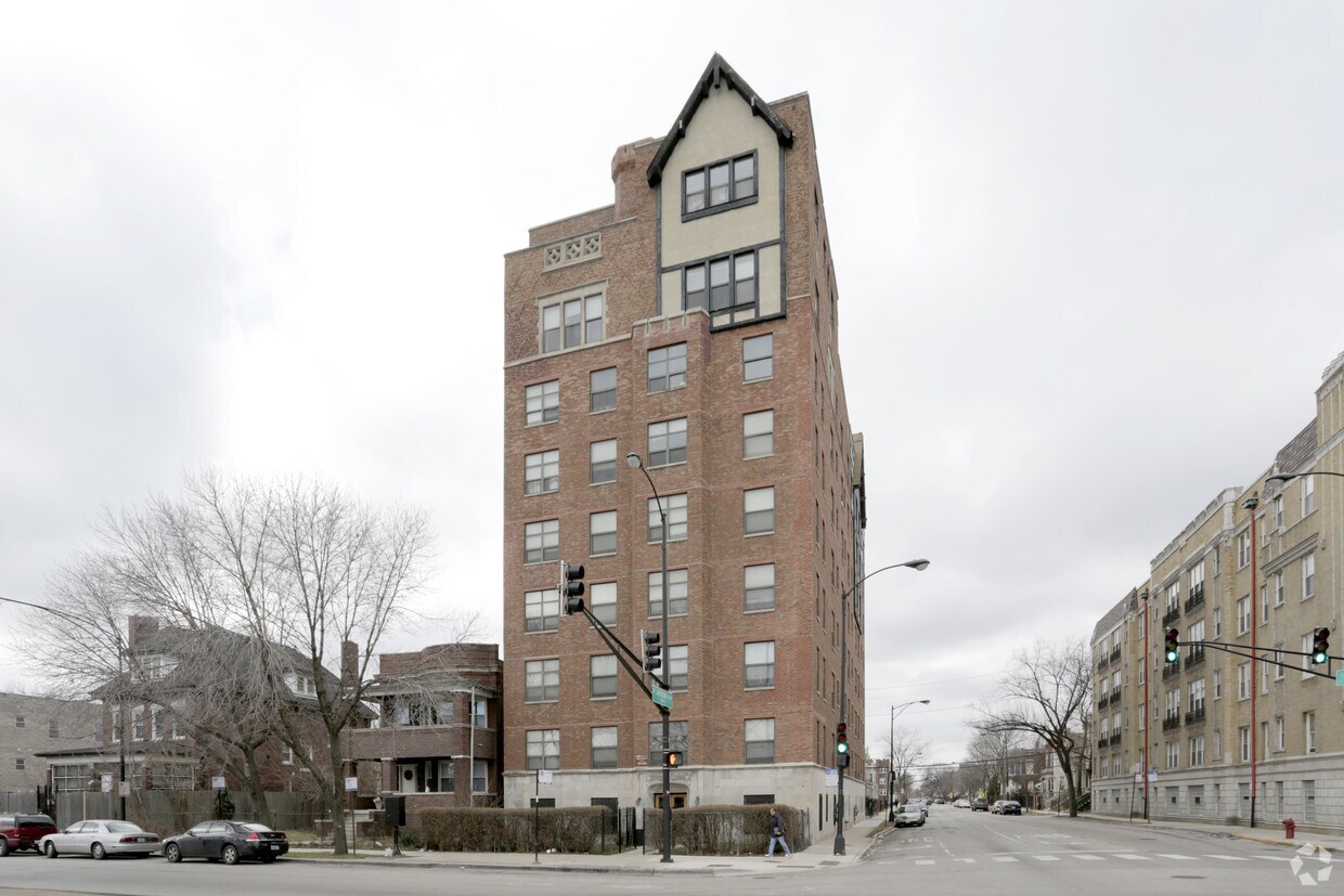 Primary Photo - 300 S Hamlin Blvd