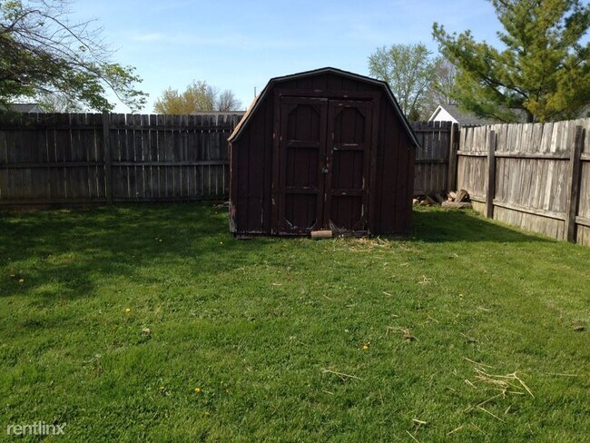 Building Photo - 3 br, 1 bath House - 8654 fairbrook Ave