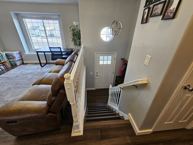 Building Photo - Spacious 4-Bed, 2-Bath Pet-Friendly Home with Central Air & 2-Car Garage! - Available NOW!