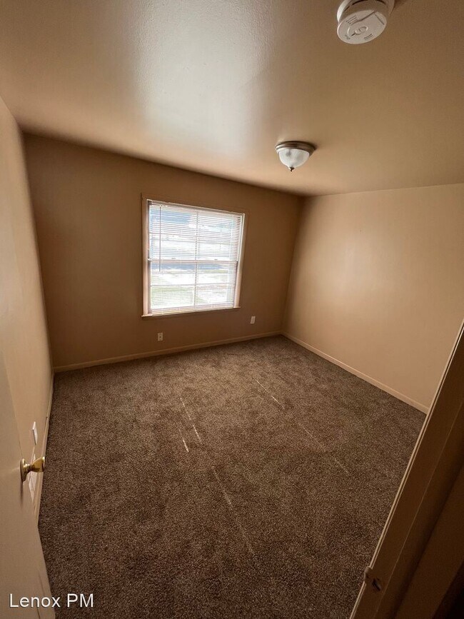 Building Photo - 2 br, 1 bath House - 24869 Flower