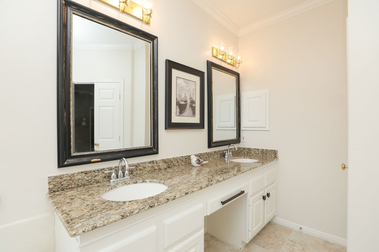 Primary Photo - 26 Dove Trace Cir