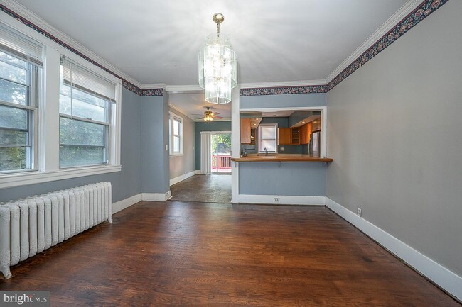 Building Photo - 316 S Cedar Ln