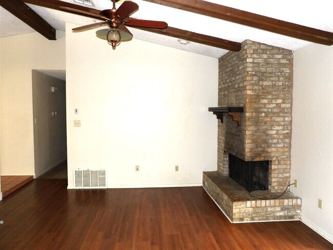 Foto del edificio - 4632 NE Dearborn Ave