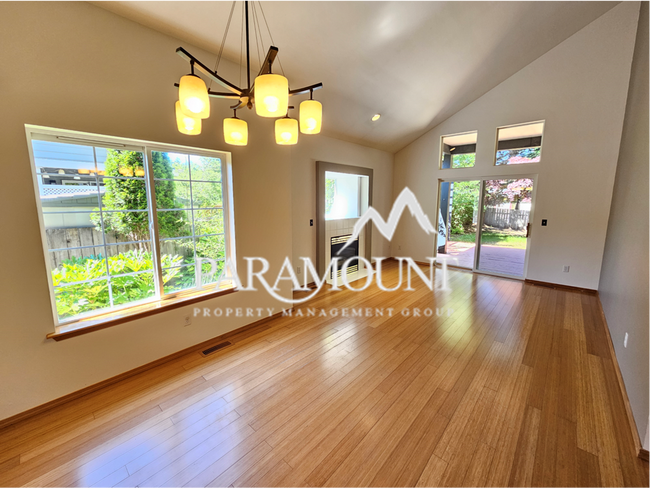 Foto del edificio - Beautiful 3 Bedroom in Bremerton!