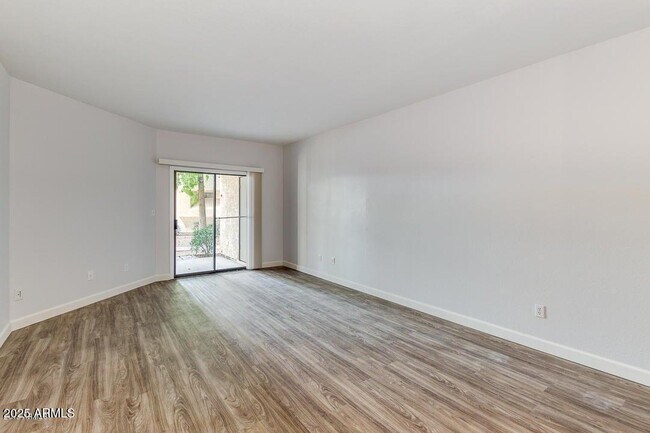 Foto del edificio - 1287 N Alma School Rd