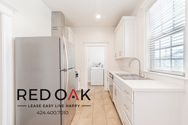 Foto del edificio - 3425 Walton Ave