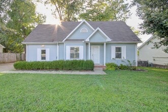 Building Photo - 568 Lorie Ln