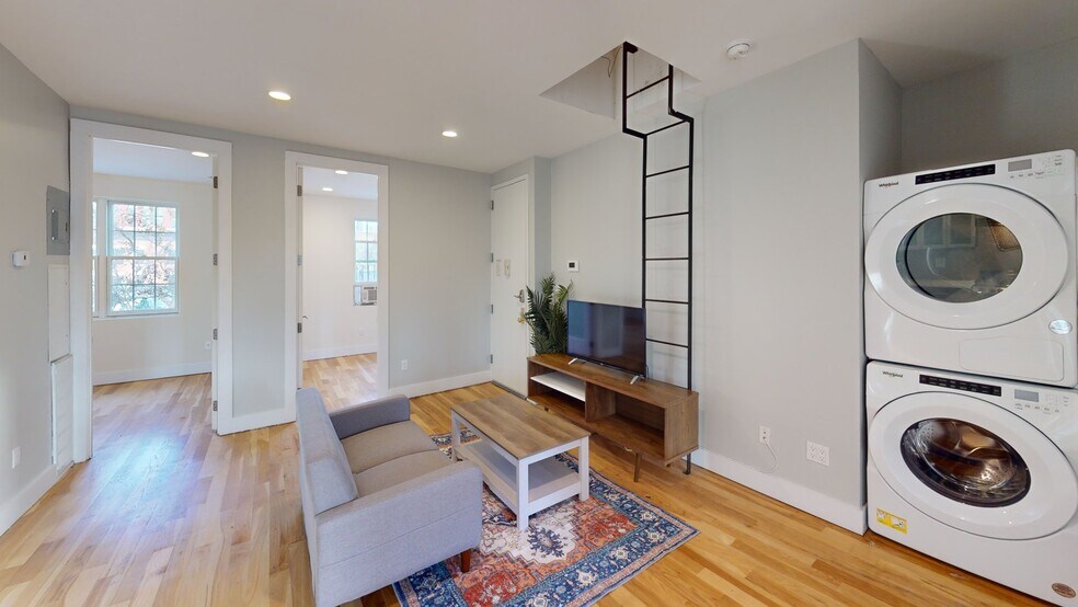Room in Shared 4 bed/1 bath home