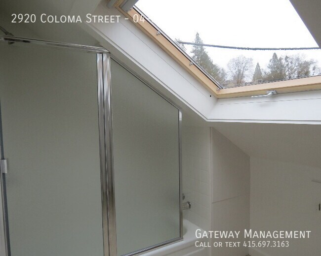 Building Photo - 2920 Coloma St