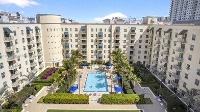 Building Photo - 610 Clematis St