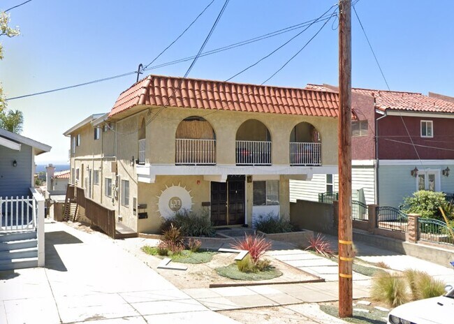 Foto del edificio - 623 N Juanita Ave