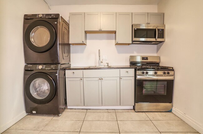 Foto del edificio - 112 Randolph Ave