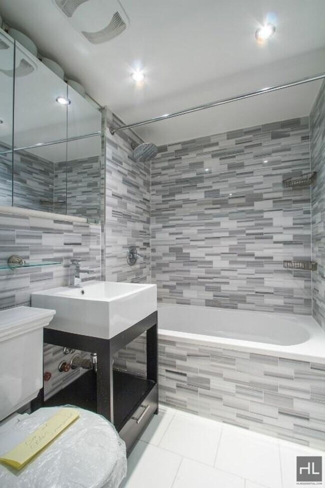 Building Photo - AMAZING 1 BR APARTMENT! WON’T LAST!! NO BR...