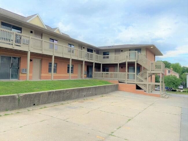 Close to downtown - 929 Iowa Ave
