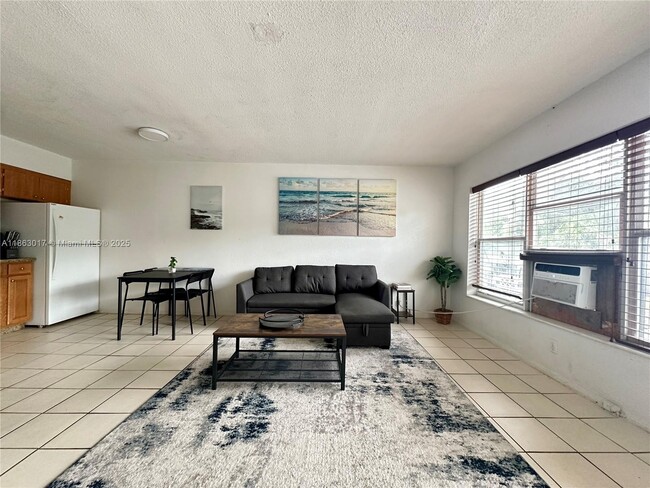 Foto del edificio - 3100 NE 9th St