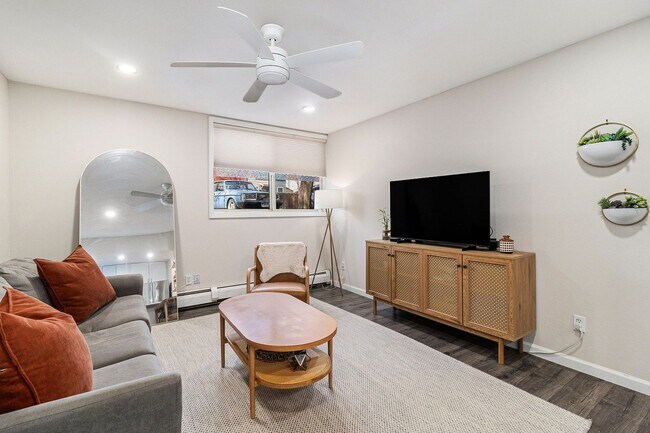 Foto del edificio - 1 Bed / 1 Bath Condo for Rent in Central Boulder $1,545/mo