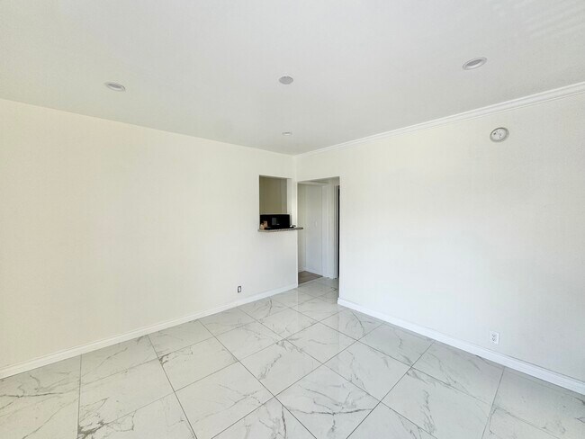 Foto del edificio - 1209 S La Cienega Blvd