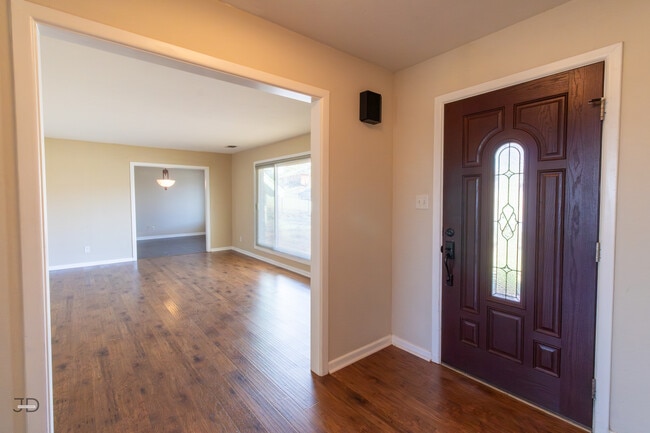 Foto del edificio - 4306 Briar Cliff Dr