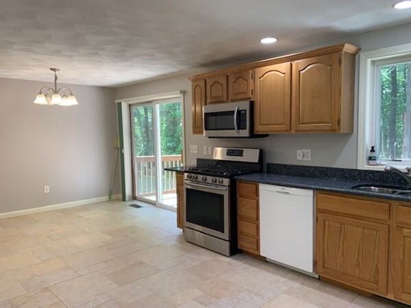 Building Photo - 19 Joco Dr