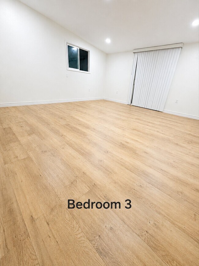 Foto del edificio - 17048 Inyo St