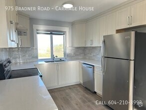 Building Photo - 975 Bradner Rd