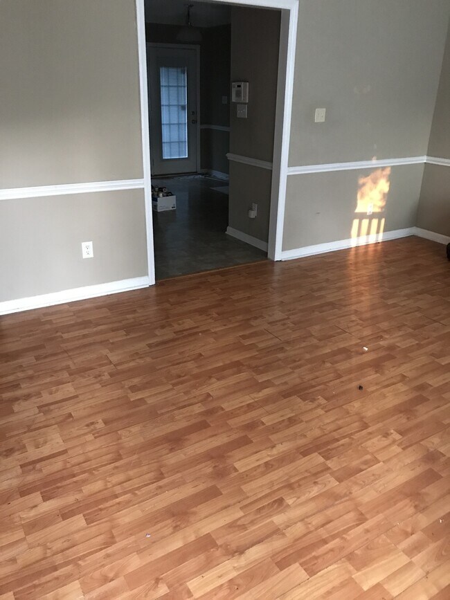 Foto del edificio - Great Corner Lot Home in Downtown Clayton