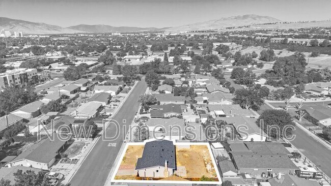 Building Photo - 2565 Pequop St