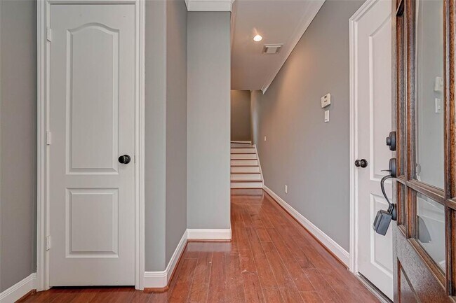 Building Photo - 107 Low Country Ln