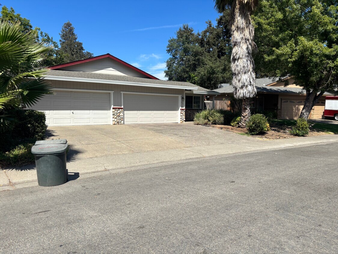 Foto principal - 6113 Oakgreen Cir