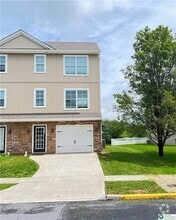 Building Photo - 1601 Greystone Cir