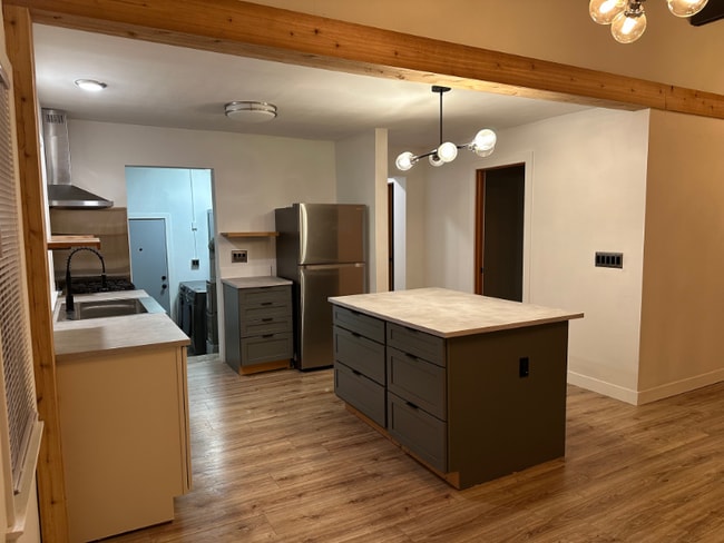 Foto del edificio - 21304 St Francis