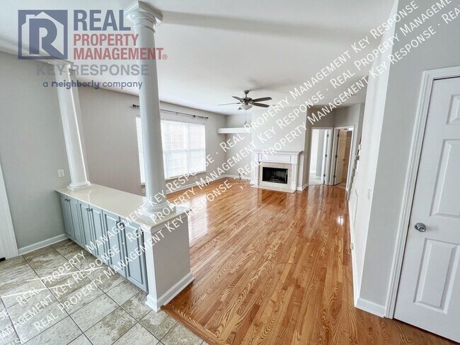 Building Photo - Gorgeous 5 bedroom brick home in Chesapeak...
