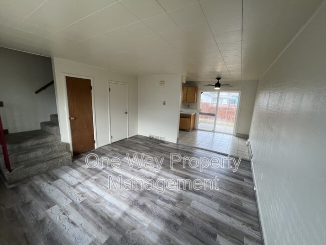 Building Photo - 2415 6th Ave