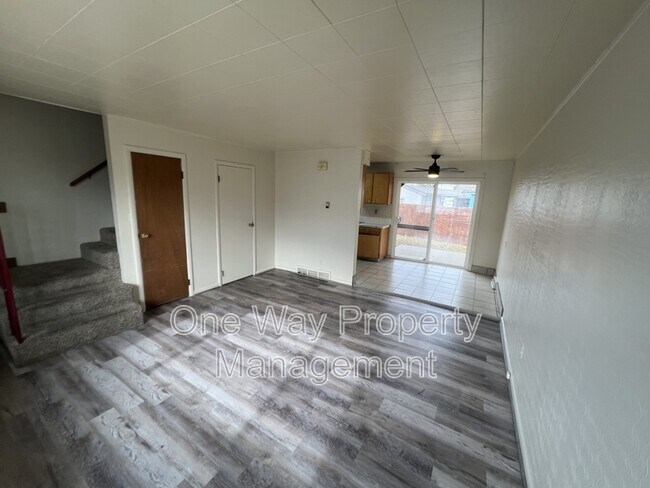 Foto del edificio - 2415 6th Ave